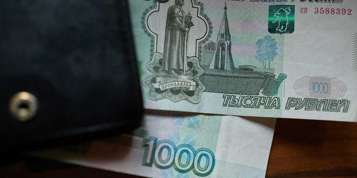 «Пилить сук, на котором сидишь»: Почему заморозка вкладов в России — не более чем слух