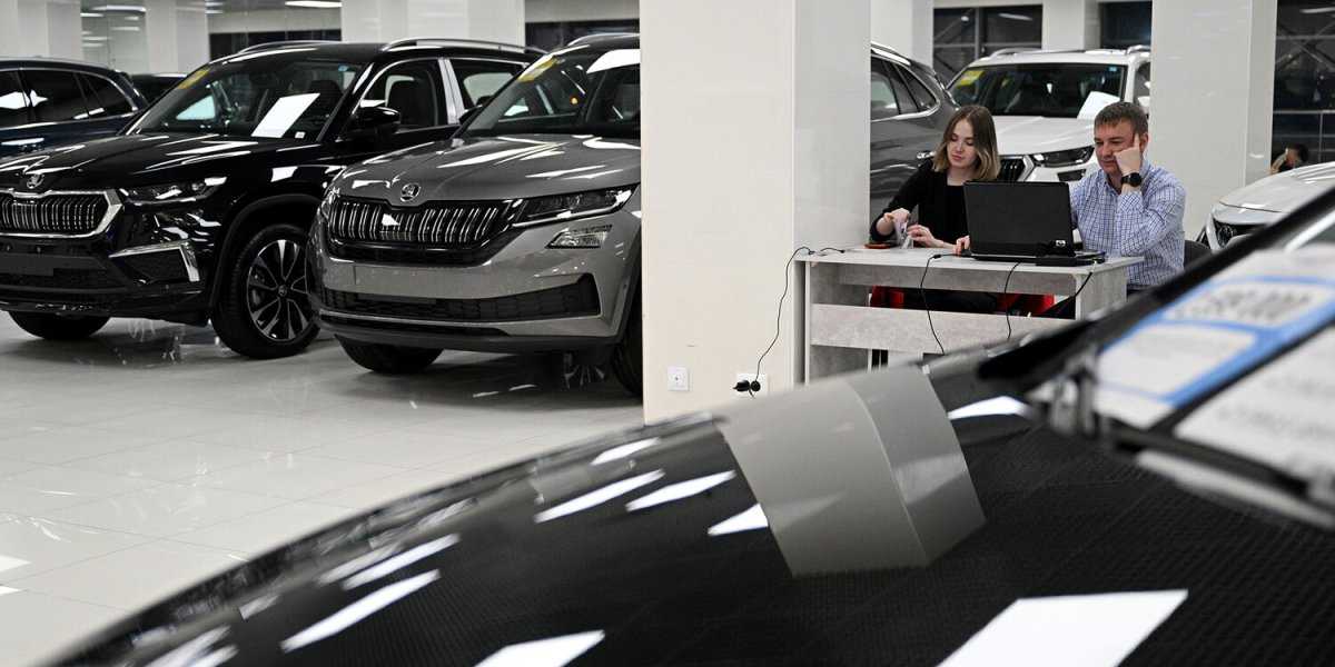 Российский авторынок на грани обвала: прогнозы указывают на падение продаж до 30% в 2025 году