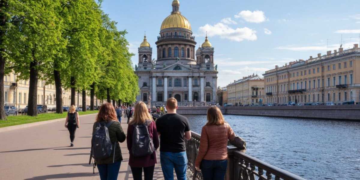 Мужчина с гербом Литвы гулял по Питеру 2 часа – и рассказал, чем всё кончилось