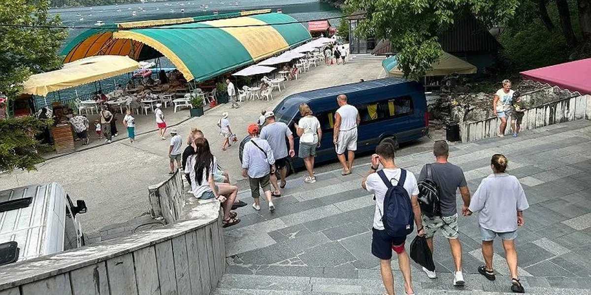 «Вернуться домой живым»: как хаос на дорогах Абхазии превратил отдых в борьбу за выживание