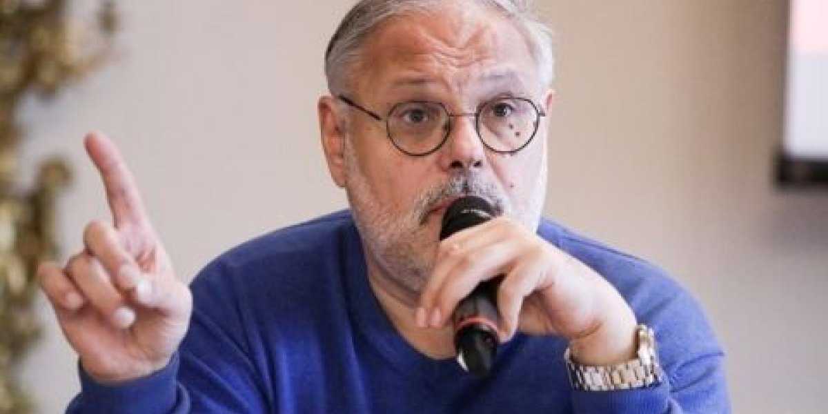 Хазин раскрыл парадокс доллара: почему крах начнется с его взлета