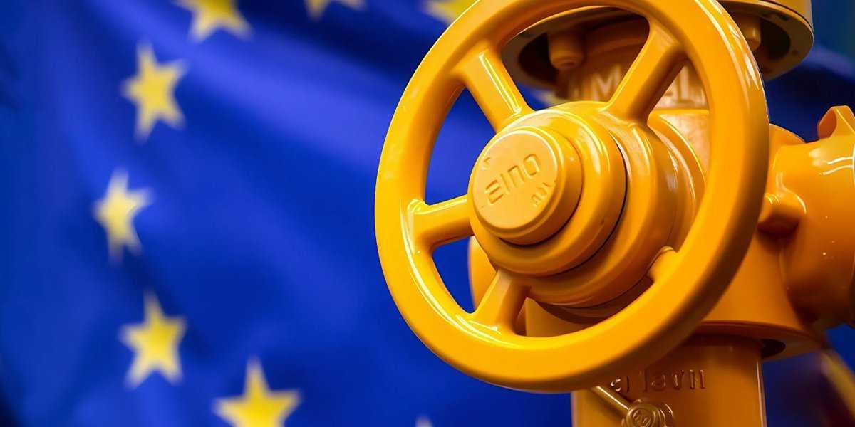 Газовая шизофрения Европы: ЕС вводит больше санкций, но увеличивает поставки из России
