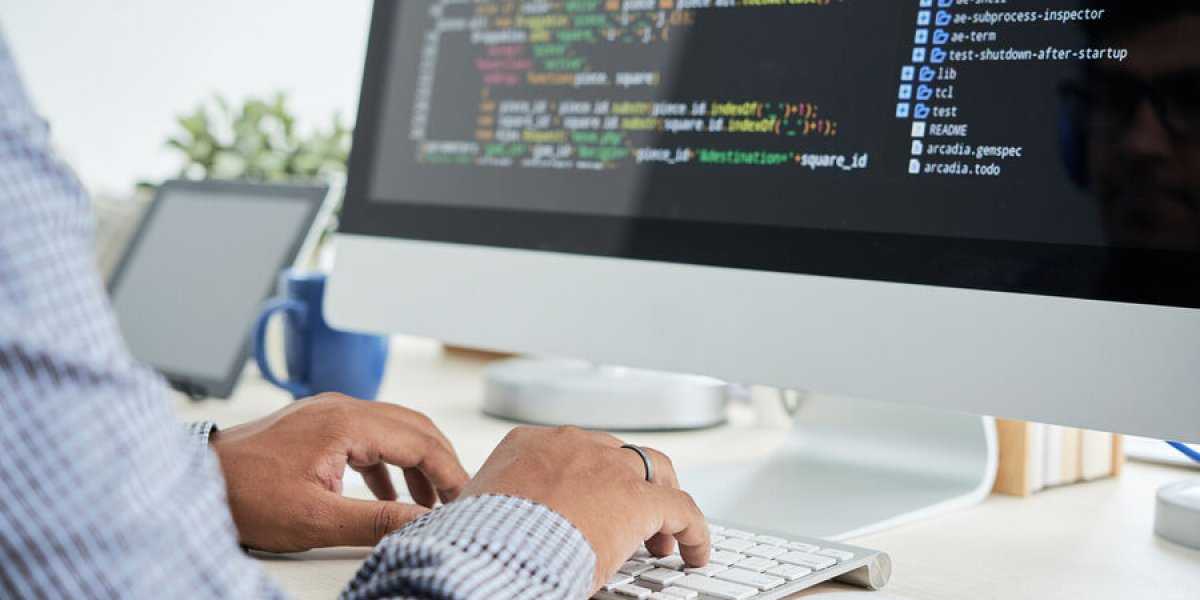 Зарплатный ландшафт России 2025: почему IT-специалисты остаются на вершине финансового Олимпа