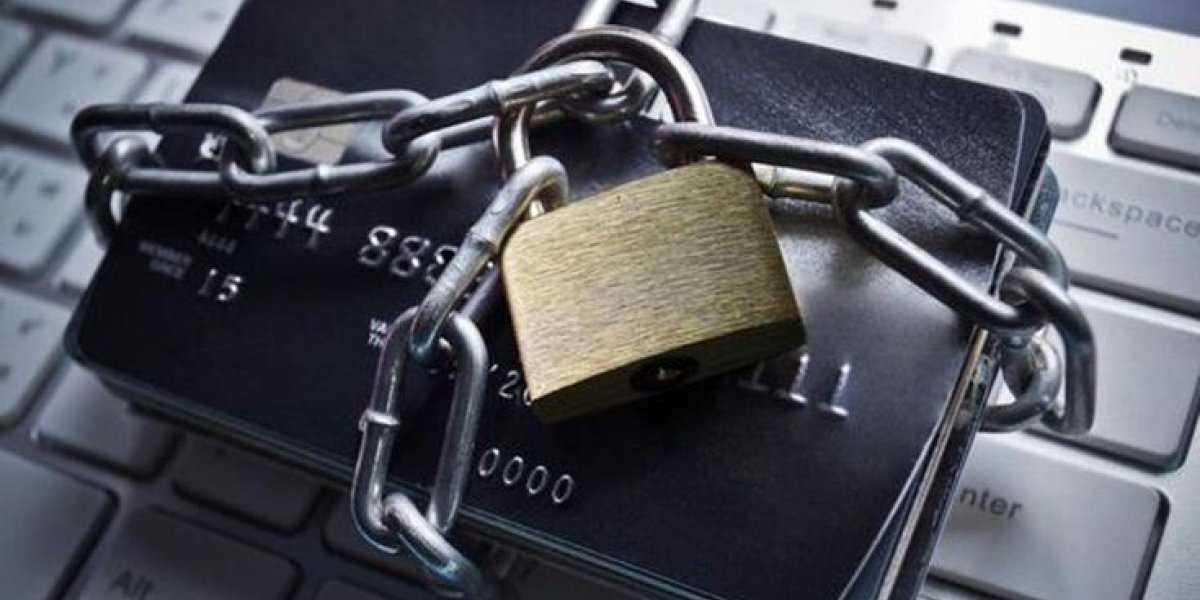 ЦБ готовит россиян к завершению эпохи Visa и Mastercard: когда карты перестанут работать
