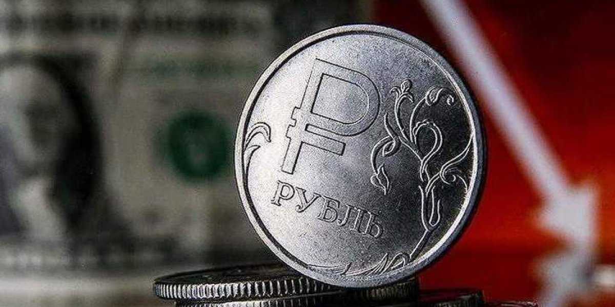 Рубль ждет испытание на прочность: как решения ОПЕК+ повлияют на курсовую динамику и нефтяные цены