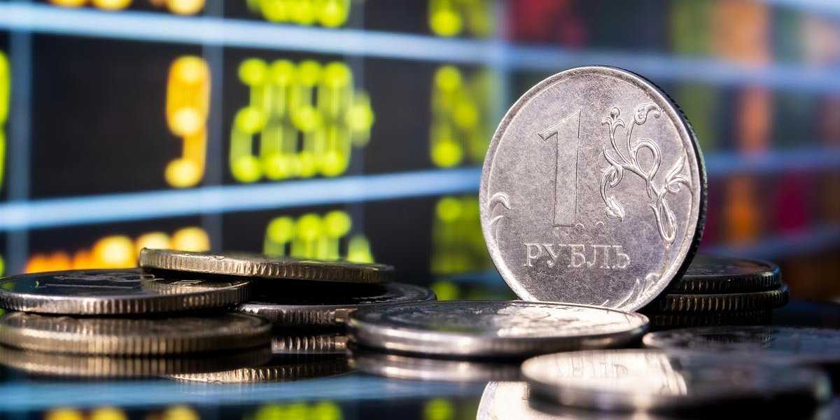 Обвал рубля в сентябре 2025: причины резкого падения и прогноз на 2026 год