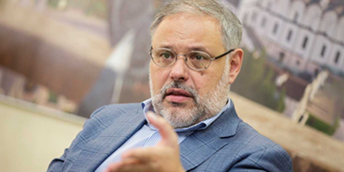 Прогноз Хазина на 2025 год: экономист о рисках коллапса, новой войне и судьбе рубля