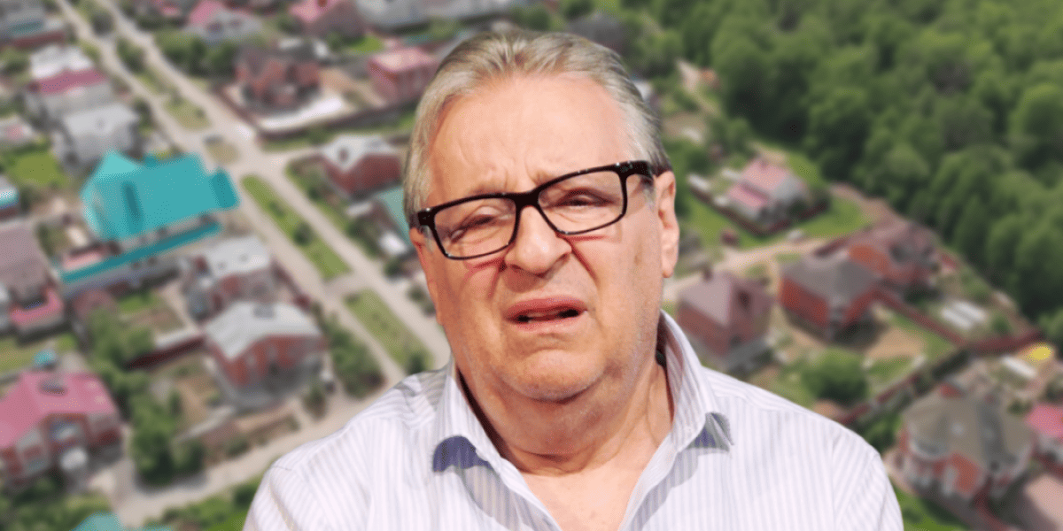 Хазанов замахал кулаками – не понравился вопрос про «недвигу» за 700 миллионов рублей Хазанов замахал кулаками – не понравился вопрос про «недвигу» за 700 миллионов рублей