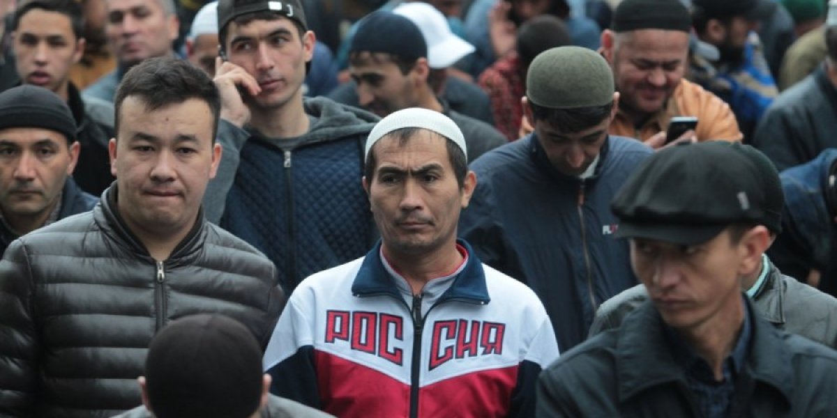 «Открывайте ворота — террористы в очереди»: как чиновники игнорируют указания Путина и наводняют Россию мигрантами без языка, навыков и пров