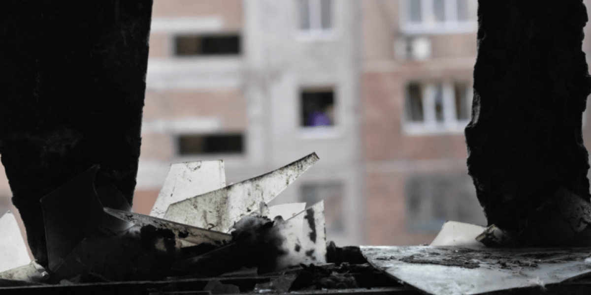 Обломки сбитых дронов ВСУ повредили дома и машины орловцев: как регион живет под угрозой Обломки сбитых дронов ВСУ повредили дома и машины орловцев: как регион живет под угрозой