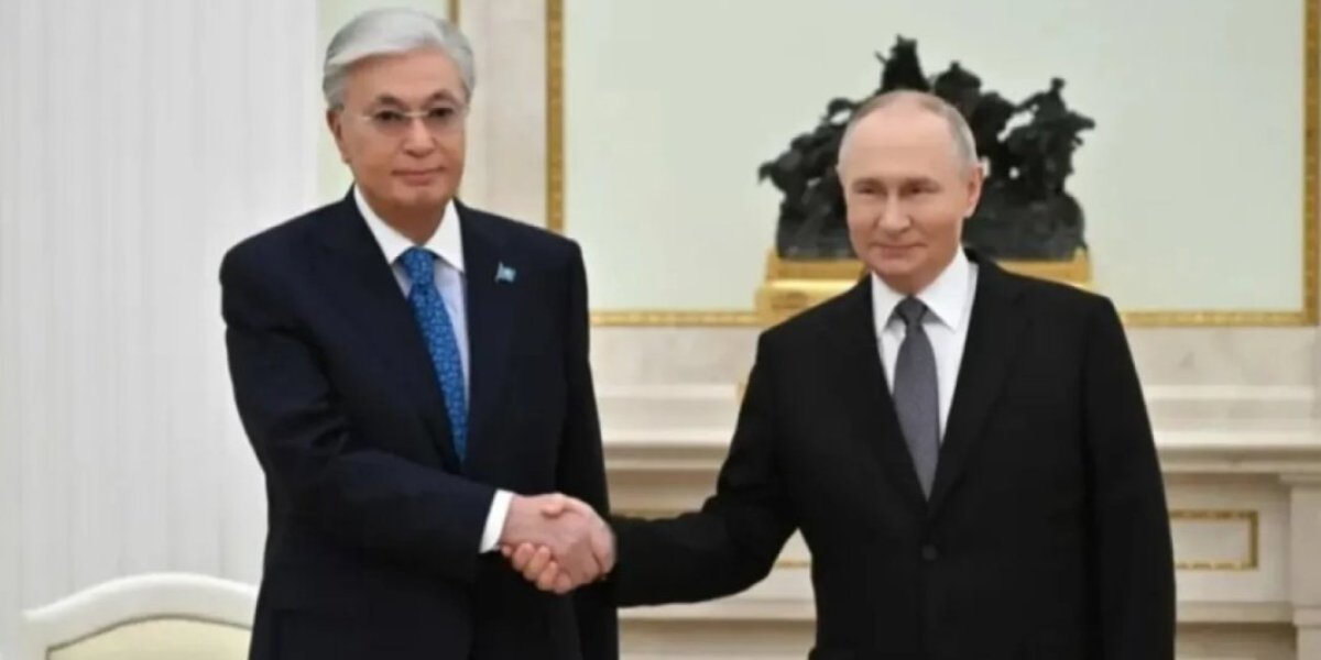 «Ждите удар в спину»: Фото Путина с Токаевым сказало о многом «Ждите удар в спину»: Фото Путина с Токаевым сказало о многом