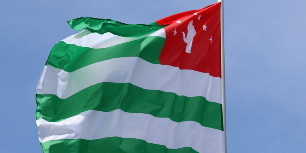 «Свинство за большие деньги»: почему российские туристы взбунтовались против планов Абхазии