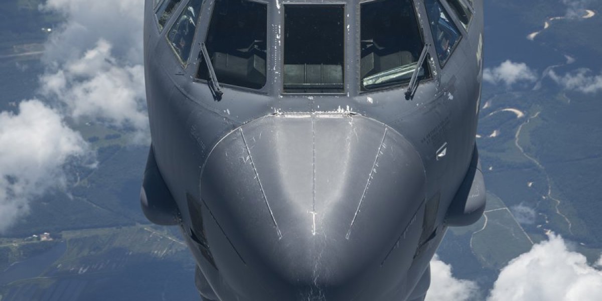 США подняли в воздух бомбардировщики и «Самолёт Судного дня». Мадуро обратился к Путину США подняли в воздух бомбардировщики и «Самолёт Судного дня». Мадуро обратился к Путину