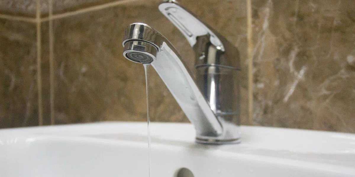 Холодная горячая вода: как россияне могут вернуть деньги за некачественную коммунальную услугу Холодная горячая вода: как россияне могут вернуть деньги за некачественную коммунальную услугу