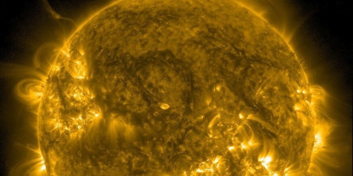 Магнитная буря уровня G3 не ослабевает: как пережить рекордную солнечную активность Магнитная буря уровня G3 не ослабевает: как пережить рекордную солнечную активность