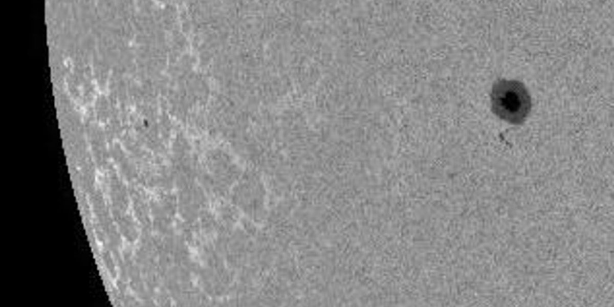 Тишина перед бурей: куда пропала гигантская «родинка» на Солнце Тишина перед бурей: куда пропала гигантская «родинка» на Солнце