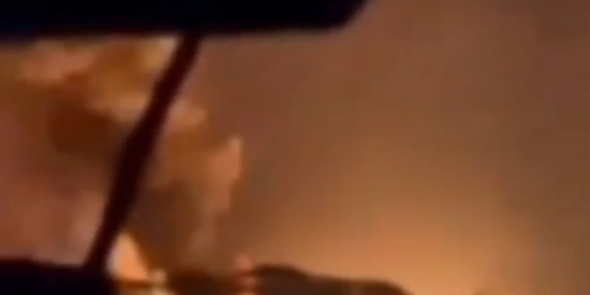 «Тряслись стены и пошел дым»: ночная атака дронов на Пензу закончилась пожаром на нефтебазе «Тряслись стены и пошел дым»: ночная атака дронов на Пензу закончилась пожаром на нефтебазе