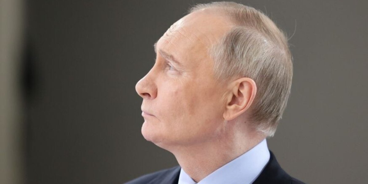 Путин внезапно ушел в тень. Противники замерли. Россию ожидает 25 непростых лет Путин внезапно ушел в тень. Противники замерли. Россию ожидает 25 непростых лет