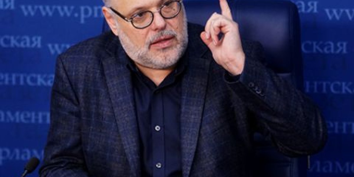 «Нефтяной удар по миру»: Хазин предрёк скачок цен до 140 долларов в случае атаки США на Иран «Нефтяной удар по миру»: Хазин предрёк скачок цен до 140 долларов в случае атаки США на Иран