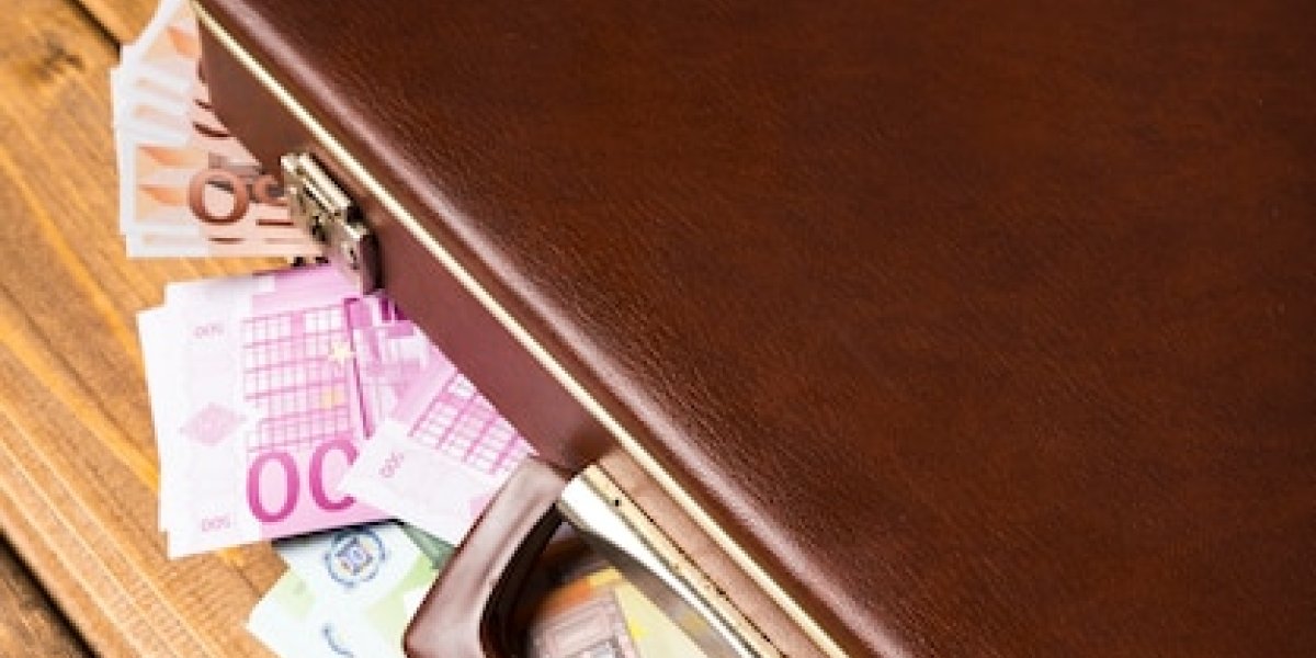 «Военная мафия»: генералы возят «вагоны» наличных через границу «Военная мафия»: генералы возят «вагоны» наличных через границу