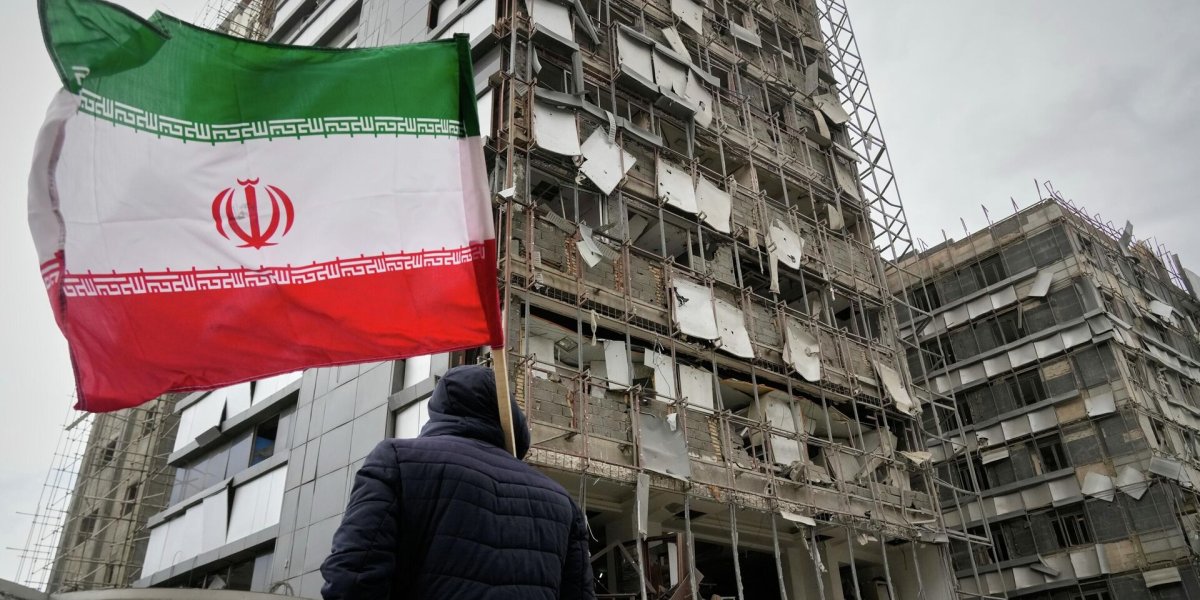 «Мины замедленного действия»: Азербайджан и Иран стоят на пороге большой войны из-за удара беспилотника «Мины замедленного действия»: Азербайджан и Иран стоят на пороге большой войны из-за удара беспилотника